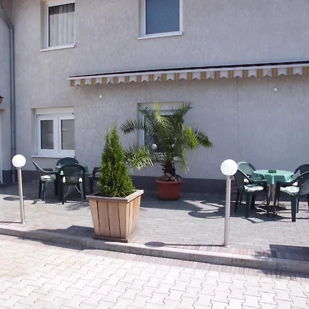 Hotel Am Park Garni 3*